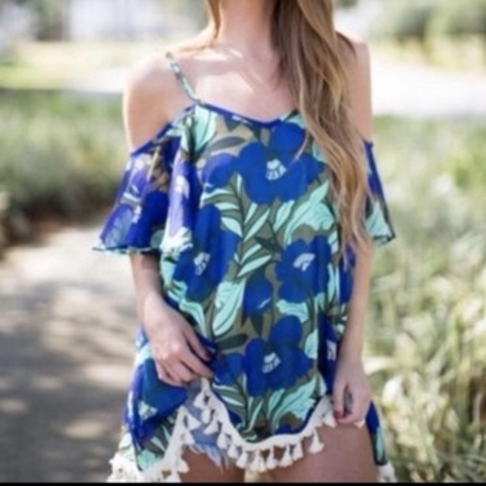 Judith March Anthropologie Floral Cold Shoulder Tassel Top Size M